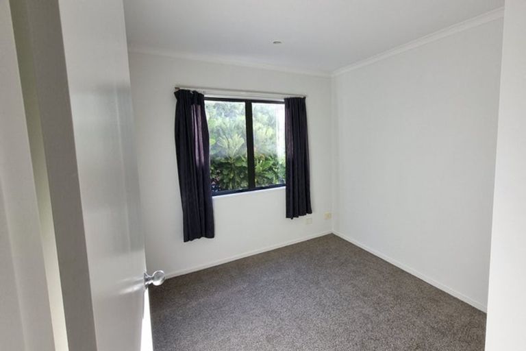 Photo of property in 12/17 Harbour View Road, Te Atatu Peninsula, Auckland, 0610