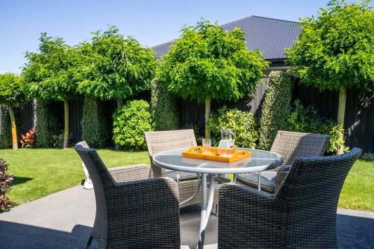 Photo of property in 1 Bargrove Close, Halswell, Christchurch, 8025