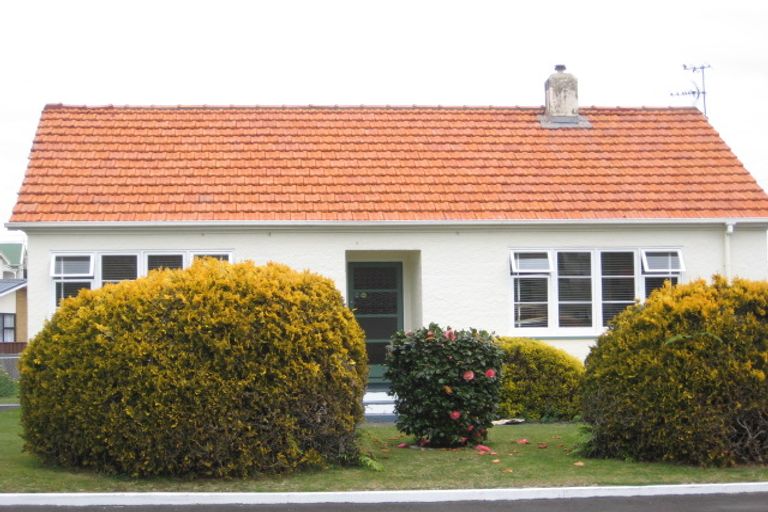 Photo of property in 8 Wrantage Street, Westown, New Plymouth, 4310