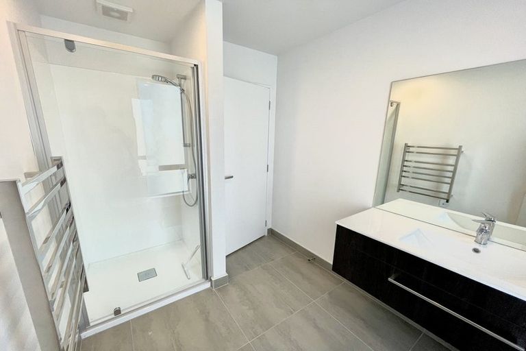 Photo of property in 4/210 Karori Road, Karori, Wellington, 6012