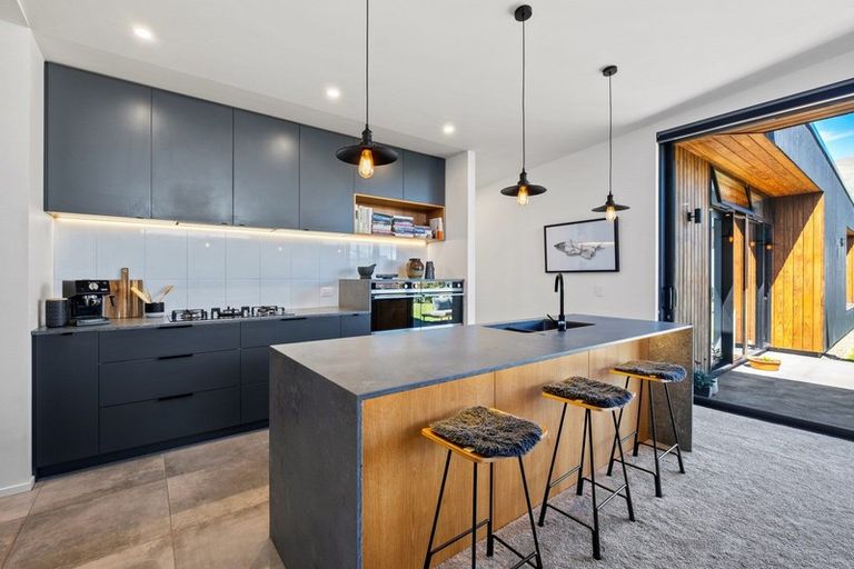 Photo of property in 19 Stackbrae Avenue, Wanaka, 9305