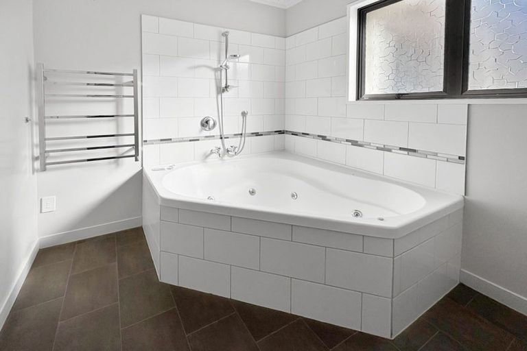 Photo of property in 1 Iwiroa Terrace, Durie Hill, Whanganui, 4500