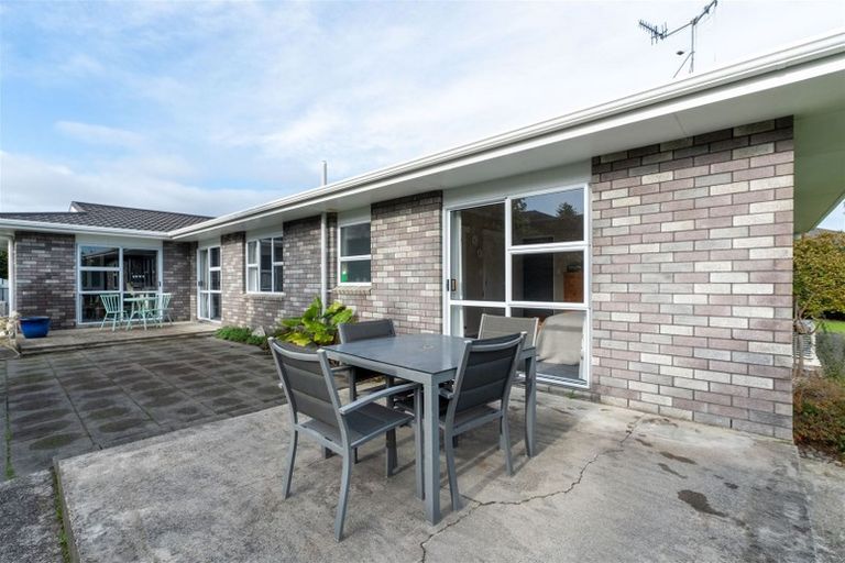 Photo of property in 16 Easton Way, Levin, 5510