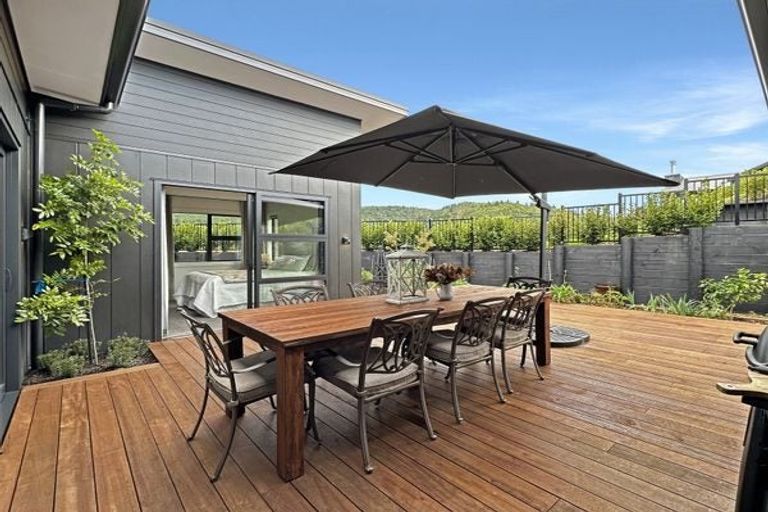 Photo of property in 8 Broadleaf Way, Kinloch, Taupo, 3377
