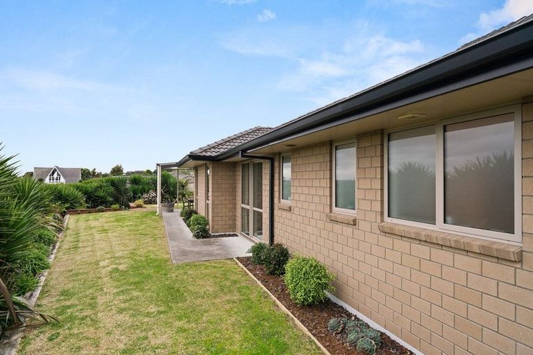 Photo of property in 1 Elena Place, Welcome Bay, Tauranga, 3112