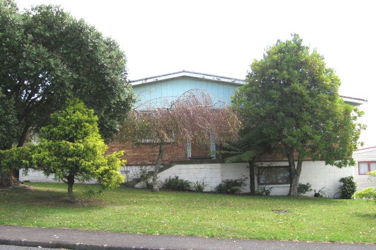 Photo of property in 48 Royal View Road, Te Atatu South, Auckland, 0610
