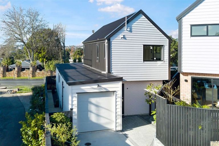 Photo of property in 40d Nikau Street, New Lynn, Auckland, 0600