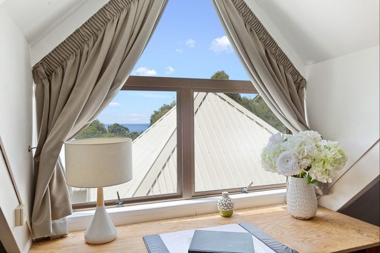 Photo of property in 38 Glenelg Road, Red Beach, 0932