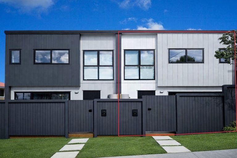 Photo of property in 72b Ocean View Road, Northcote, Auckland, 0627