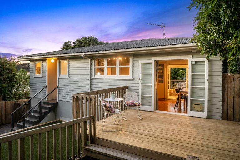 Photo of property in 1/12 Selwyn Crescent, Forrest Hill, Auckland, 0620