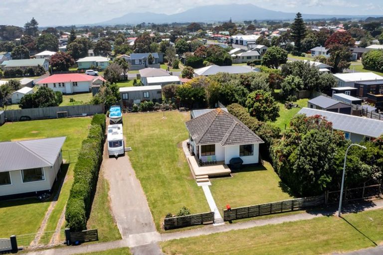 Photo of property in 19 Hector Place, Opunake, 4616