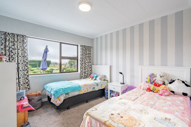 Photo of property in 240 Dunns Road, Otatara, Invercargill, 9879