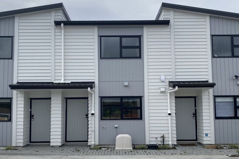 Photo of property in 96d Triangle Road, Massey, Auckland, 0614