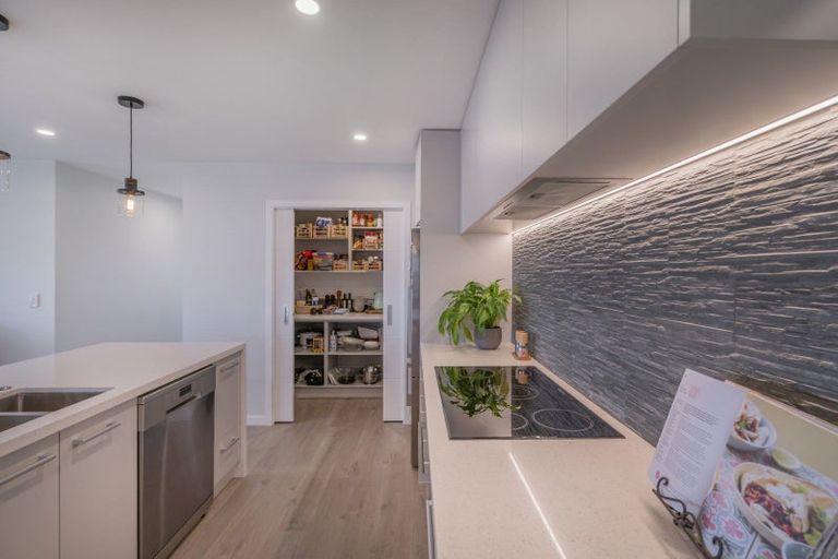 Photo of property in 7 Ronomor Place, Whitianga, 3510