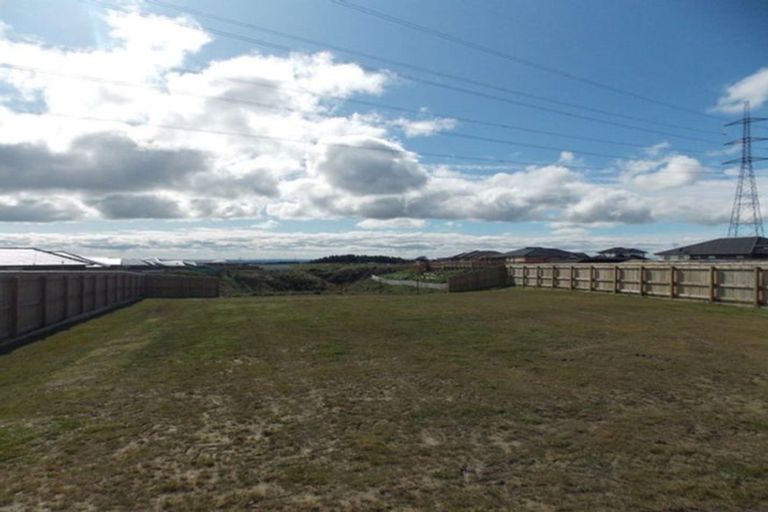 Photo of property in 18 Sardinia Grove, Fitzherbert, Palmerston North, 4410