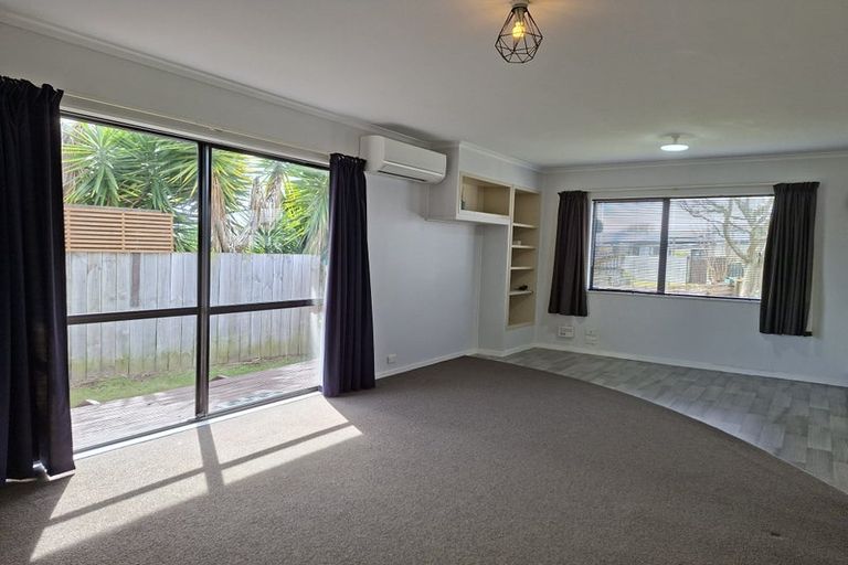 Photo of property in 41a Lyn Grove, Papamoa Beach, Papamoa, 3118