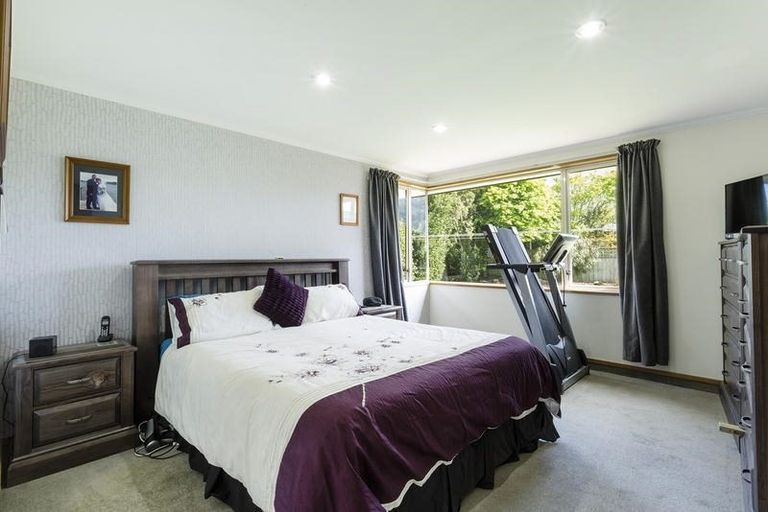 Photo of property in 28 Silverstream Drive, Mosgiel, 9024