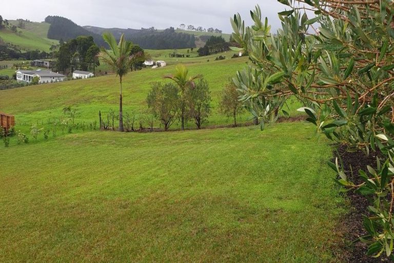 Photo of property in 19 Lori Lane, Coopers Beach, 0420