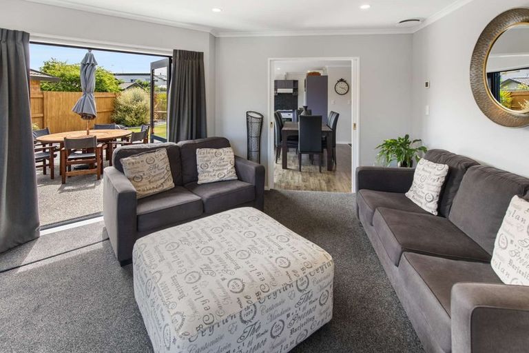 Photo of property in 5 Meridian Grove, Kelvin Grove, Palmerston North, 4414