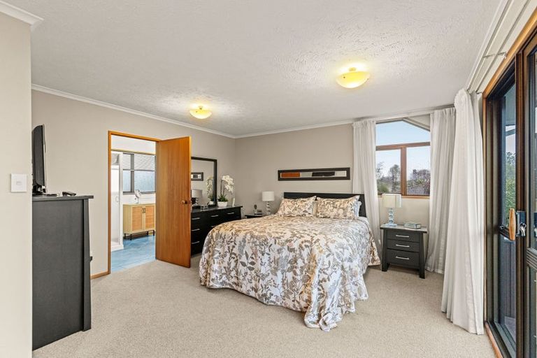 Photo of property in 33 Cherrywood Place, Redwood, Christchurch, 8051