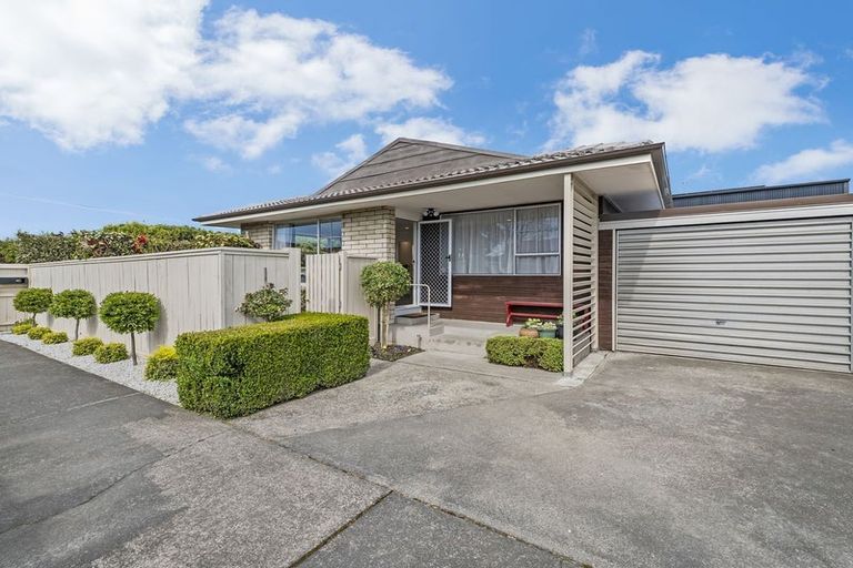 Photo of property in 1/23 Withells Road, Avonhead, Christchurch, 8042