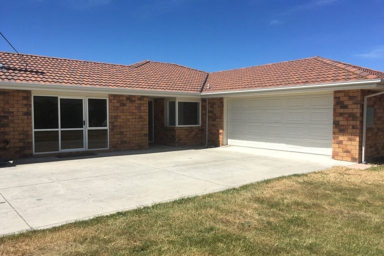 Photo of property in 6 Perrin Place, Darfield, 7510