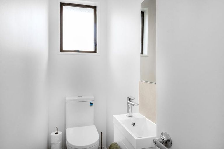 Photo of property in 5 Kaputone Place, Belfast, Christchurch, 8051