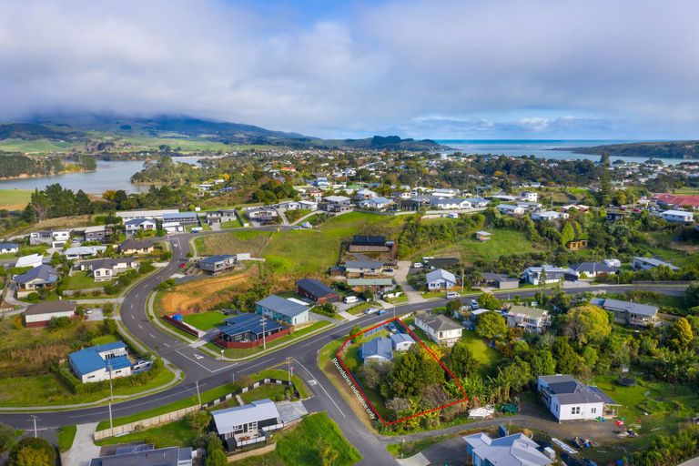 Photo of property in 19 Simon Road, Raglan, 3225