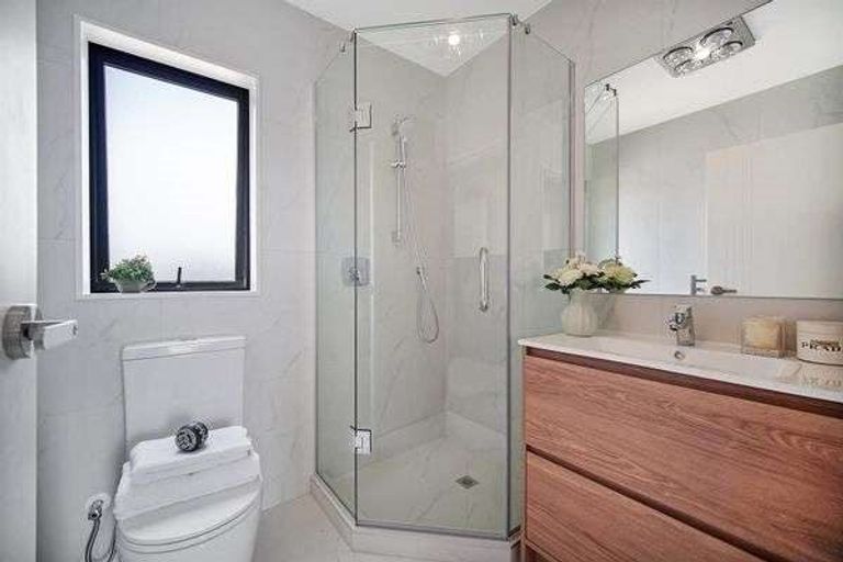 Photo of property in 38 Picturesque Drive, Flat Bush, Auckland, 2019