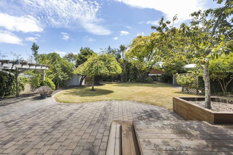 Photo of property in 19 Surrey Crescent, Hokowhitu, Palmerston North, 4410