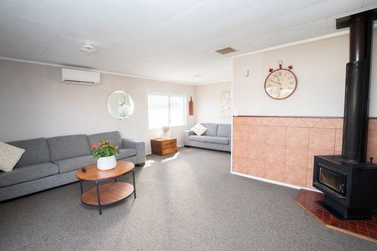 Photo of property in 14 Miller Place, Ngatea, 3503