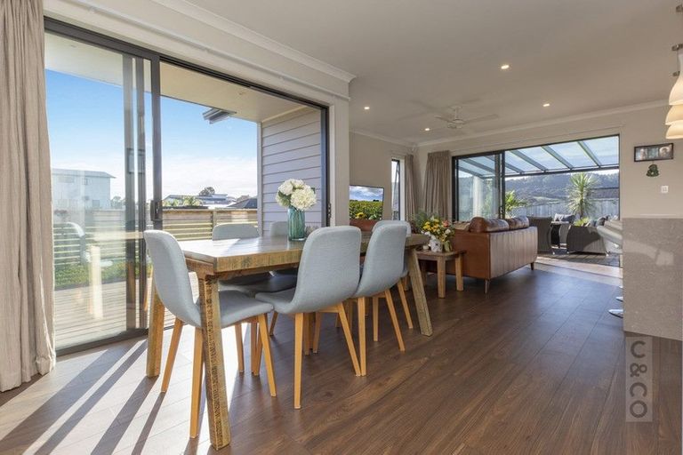 Photo of property in 4 Korako Drive, Kumeu, 0810