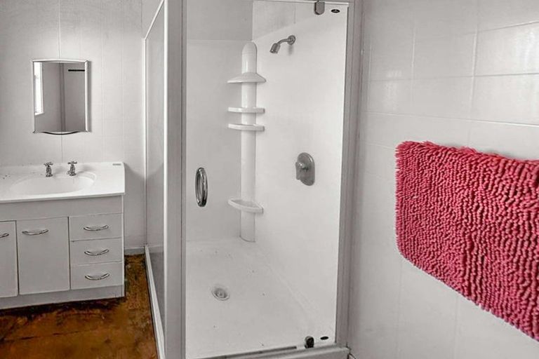 Photo of property in 13 Main Road, Fox Glacier, 7886