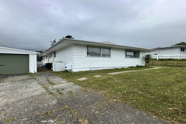 Photo of property in 25 Clapham Grove, Stokes Valley, Lower Hutt, 5019