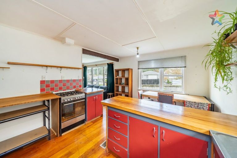 Photo of property in 58 Lees Grove, Wainuiomata, Lower Hutt, 5014