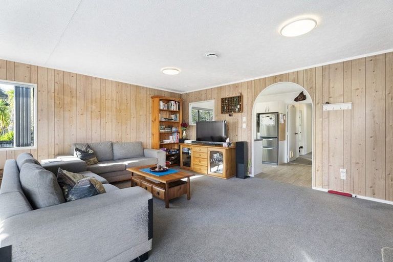 Photo of property in 10 Randal Place, Bayview, Auckland, 0629