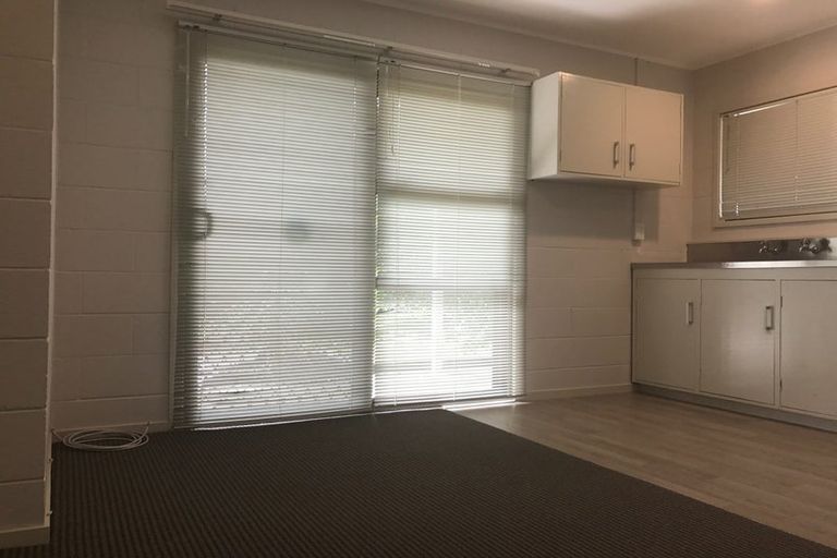 Photo of property in 171 Te Atatu Road, Te Atatu South, Auckland, 0610