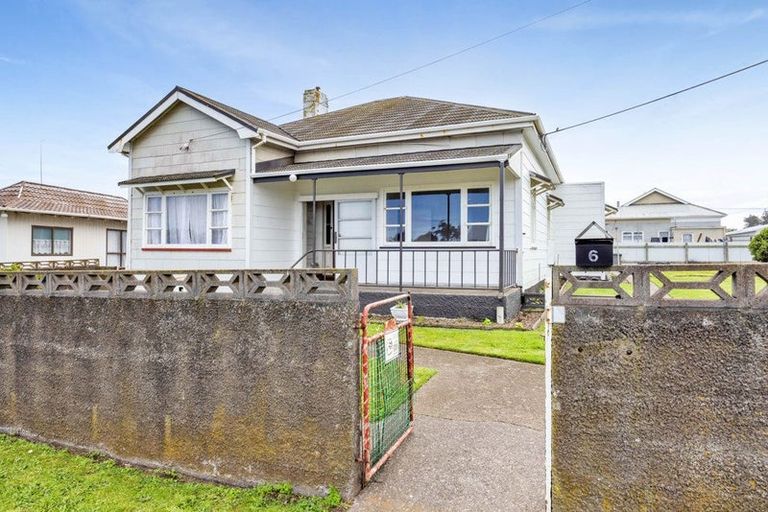 Photo of property in 6 Lincoln Street, Patea, 4520