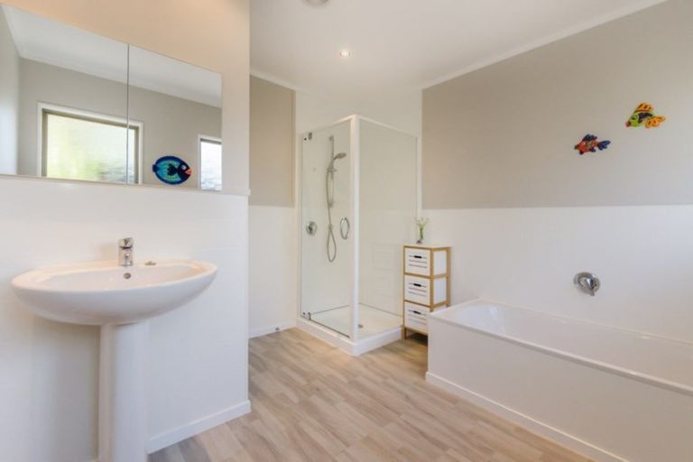 Photo of property in 67 Belvedere Avenue, Waikanae, 5036