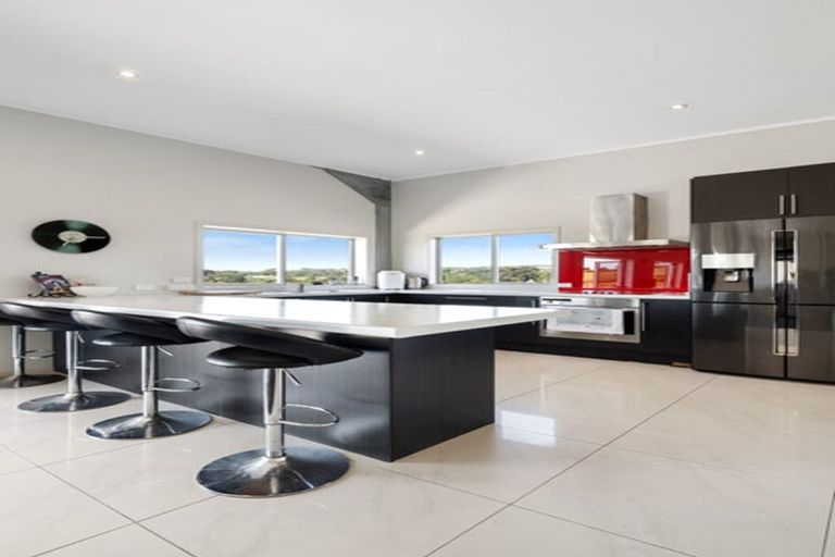 Photo of property in 141 Wades Road, Whitford, Howick, 2571