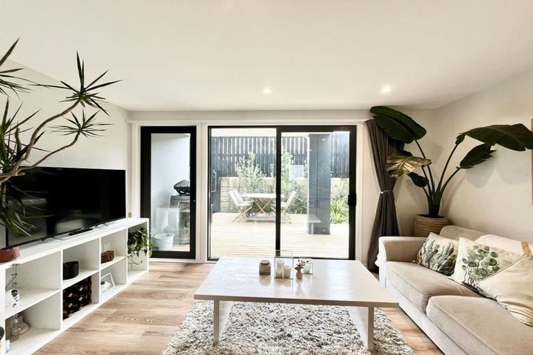 Photo of property in 19 Pukakaho Lane, Papatoetoe, Auckland, 2025
