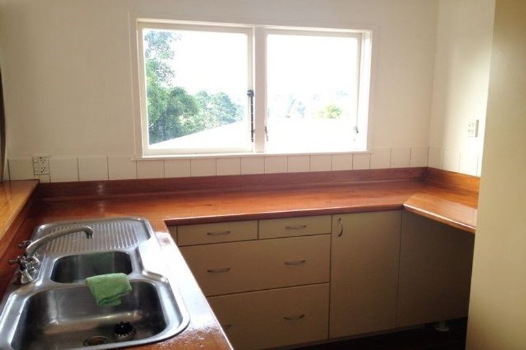 Photo of property in 1/44 Lysander Crescent, Beach Haven, Auckland, 0626