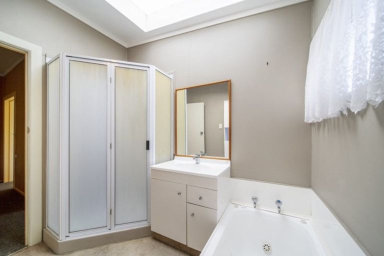 Photo of property in 124 Miranda Street, Stratford, 4332