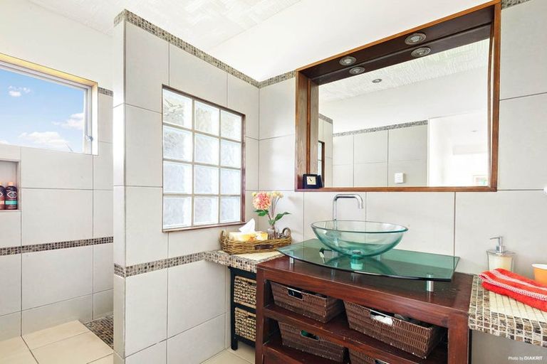 Photo of property in 2/14 Ensign Place, Hillcrest, Auckland, 0627