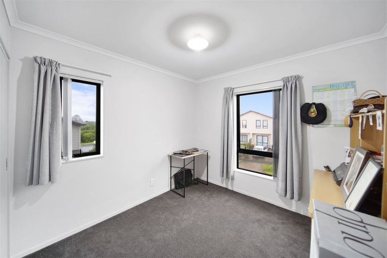 Photo of property in 16 Kuparu Street, Weymouth, Auckland, 2103