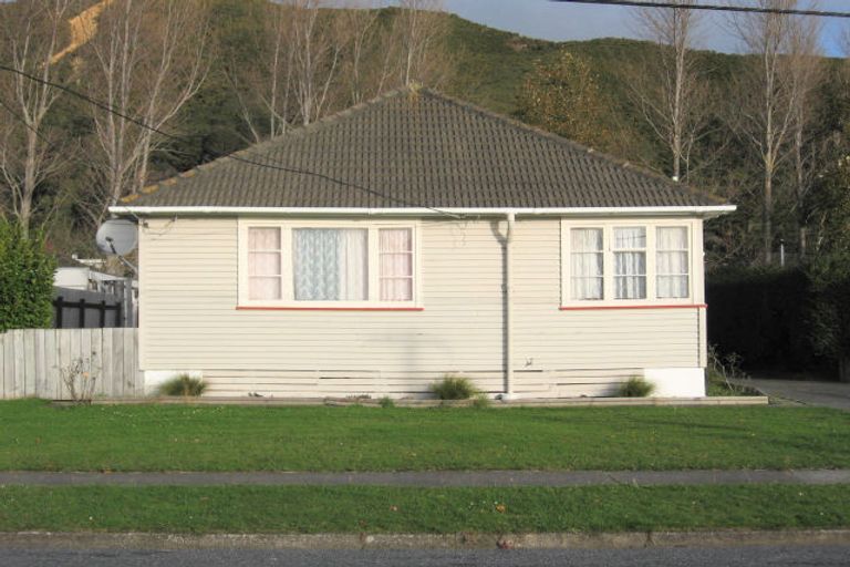 Photo of property in 66 Strand Crescent, Naenae, Lower Hutt, 5011