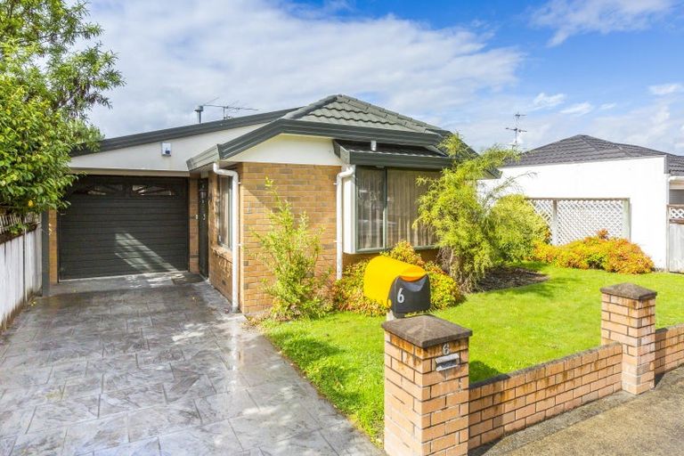 Photo of property in 6 Kowhai Avenue, Ebdentown, Upper Hutt, 5018
