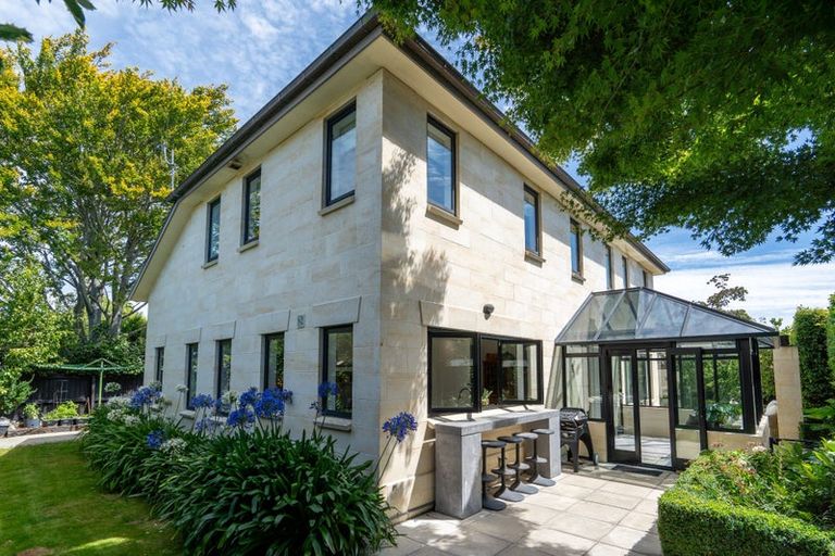 Photo of property in 39 Hinau Street, Fendalton, Christchurch, 8041