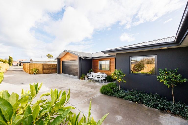 Photo of property in 21b Stewart Crescent, Hokowhitu, Palmerston North, 4410