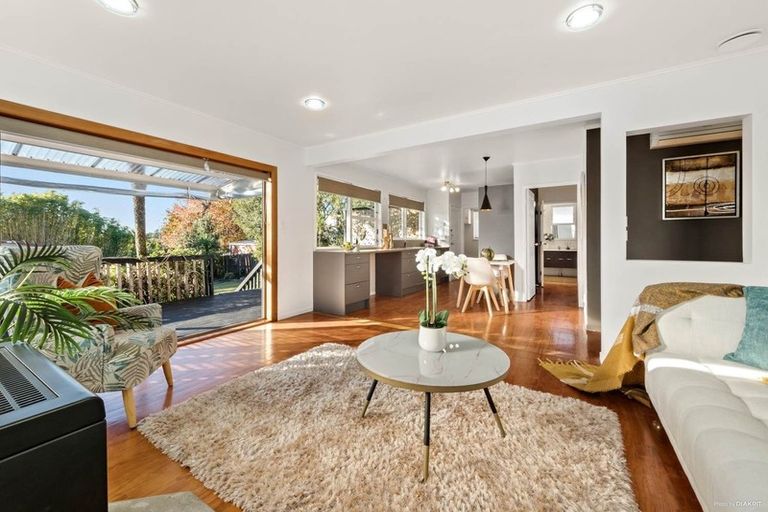 Photo of property in 5 Pendlebury Street, Green Bay, Auckland, 0604